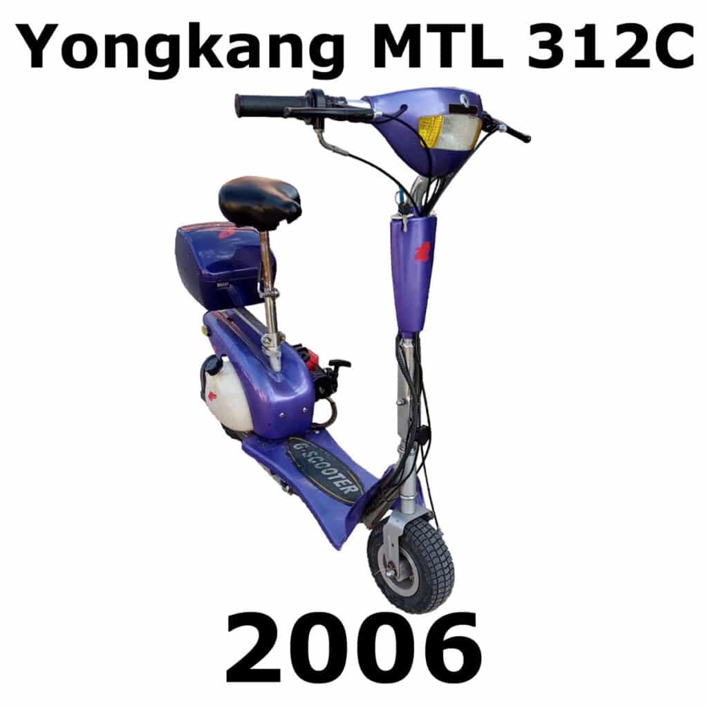 Explore the SFX library: A 2006 Yongkang MTL 312C gas scooter, blue, with large handlebars and a small seat on Sonniss.