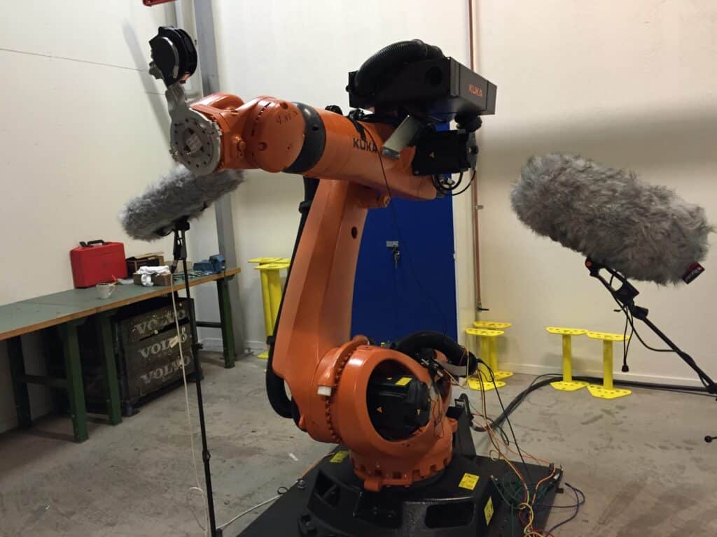 Industrial robotic arm sound effects library setup on Sonniss—capture hydraulic & pneumatic sfx in a workshop environment.