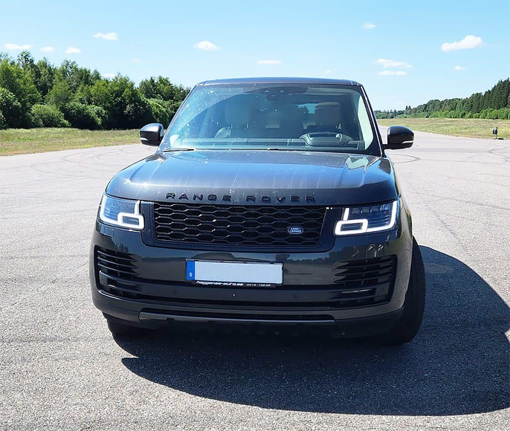 The image depicts a black land rover located in a parking lot, representative of the diverse sound effects to be found in a sound effects library on Sonniss.